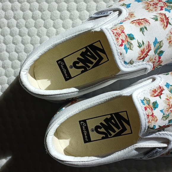 NWOB Custom Vans - Picture 2 of 6